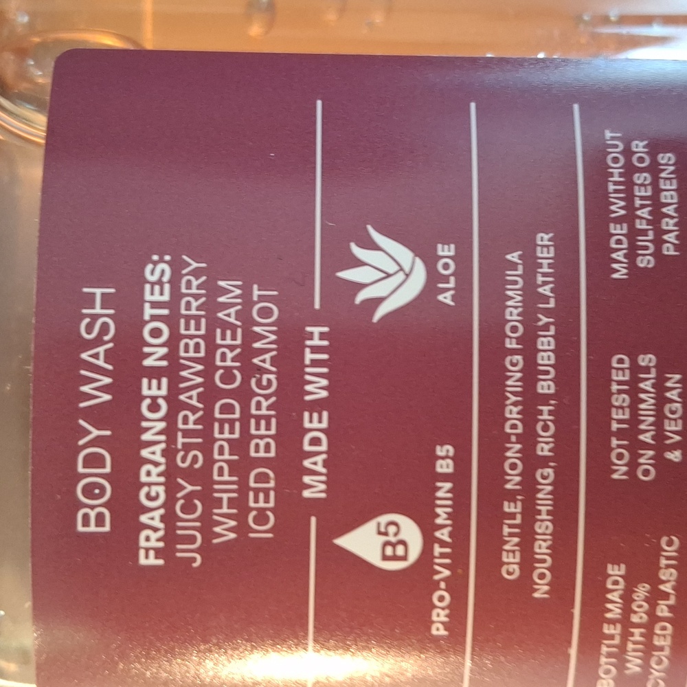 Bath & Body Strawberry Snowflakes Bodywash - Picture 4 of 6